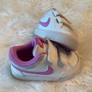 Nike Toddler Girl Sneakers - 5c! ⭐️